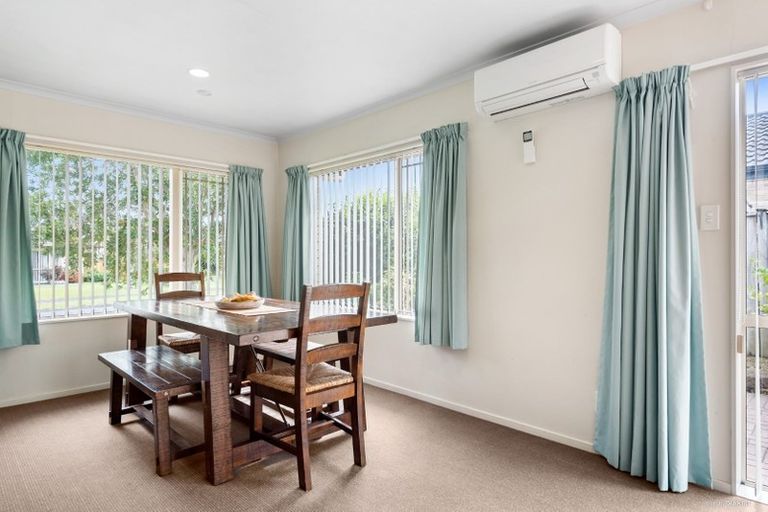 Photo of property in 66 Sandwick Drive, Weymouth, Auckland, 2103