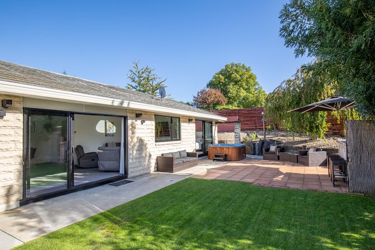 Photo of property in 8 Hart Place, Bridge Hill, Alexandra, 9320