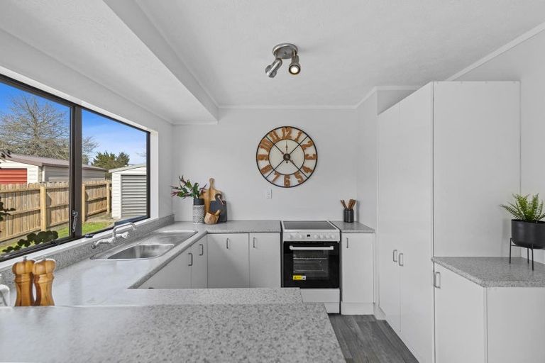 Photo of property in 43 Balmerino Crescent, Pukete, Hamilton, 3200