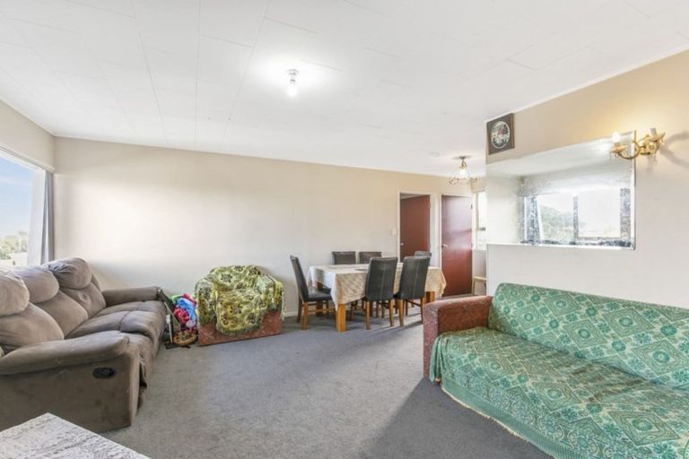 Photo of property in 1/11 Chamade Place, Clover Park, Auckland, 2019