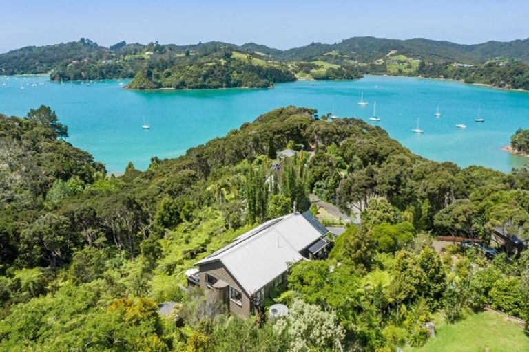 Photo of property in 15 Major Bridge Drive, Russell, 0272