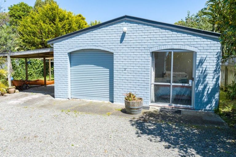 Photo of property in 112 Blue Pacific Parade, Riversdale Beach, Masterton, 5872