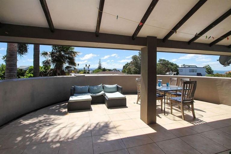 Photo of property in 1 Millen Place, Clarks Beach, 2122