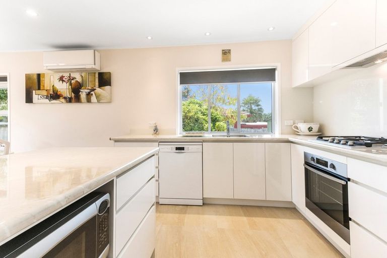 Photo of property in 2/162 Pigeon Mountain Road, Half Moon Bay, Auckland, 2012