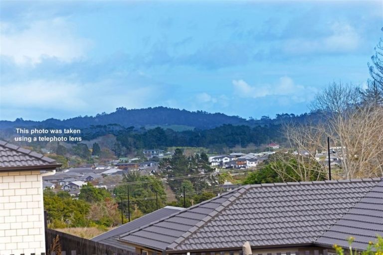 Photo of property in 27 Reserva Crescent, Kumeu, 0810