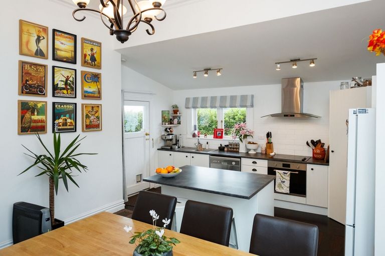 Photo of property in 11 Limbrick Street, Terrace End, Palmerston North, 4410