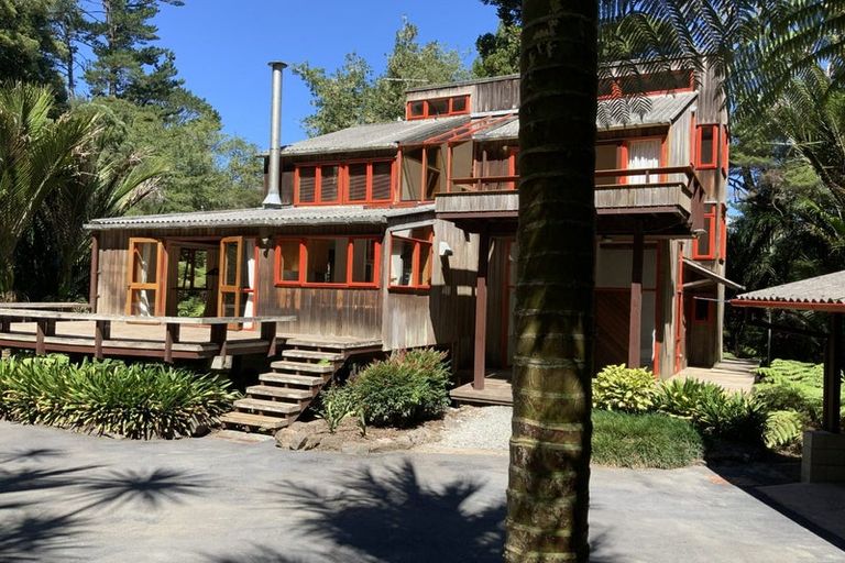 Photo of property in 44 Island Bay Road, Beach Haven, Auckland, 0626