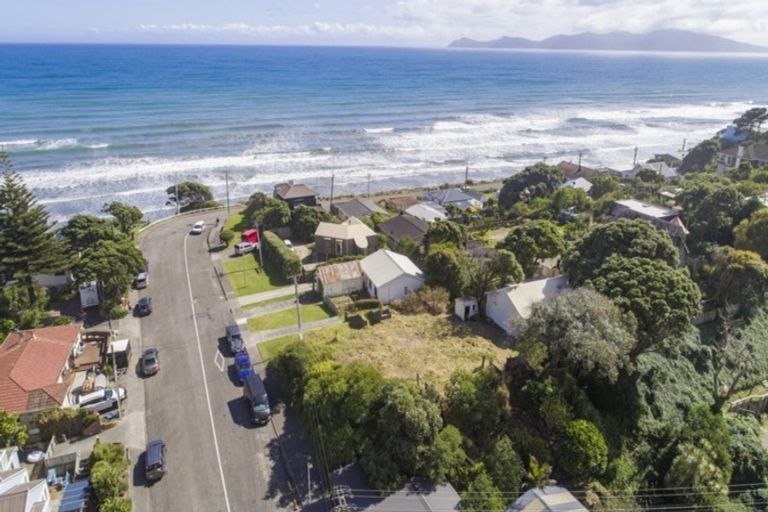 Photo of property in 1 Wellington Road, Paekakariki, 5034