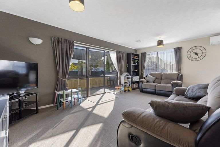 Photo of property in 9 Pluto Place, Milson, Palmerston North, 4414