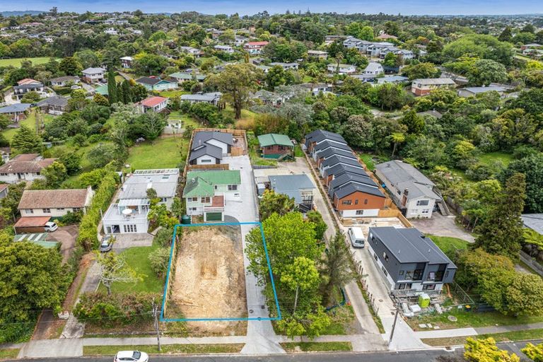 Photo of property in 15a Stottholm Road, Titirangi, Auckland, 0604