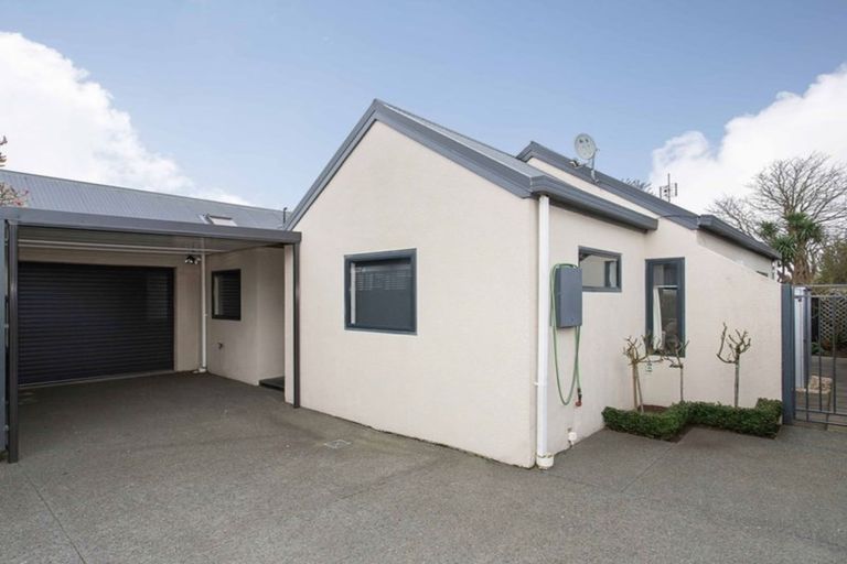 Photo of property in 155a Weston Road, St Albans, Christchurch, 8052