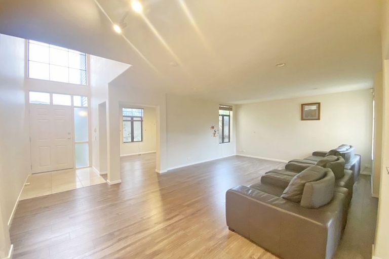 Photo of property in 60 Baverstock Road, Flat Bush, Auckland, 2016