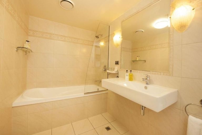 Photo of property in 7/24 Quiet Woman Way, Monaco, Nelson, 7011