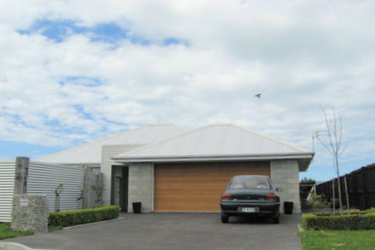 Photo of property in 14 James Drive, Woodend, 7610