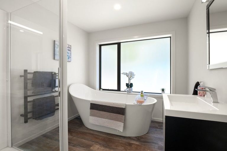 Photo of property in 9 Greenhithe Street, Waihola, Milton, 9073