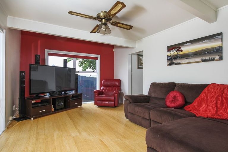 Photo of property in 3/32a Clayburn Road, Glen Eden, Auckland, 0602