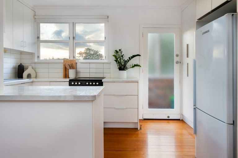 Photo of property in 3/449 Beach Road, Mairangi Bay, Auckland, 0630