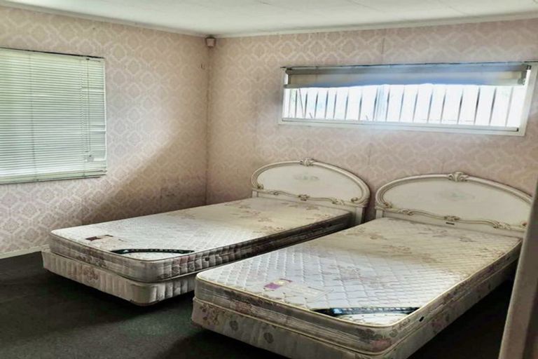 Photo of property in 190 Universal Drive, Henderson, Auckland, 0610