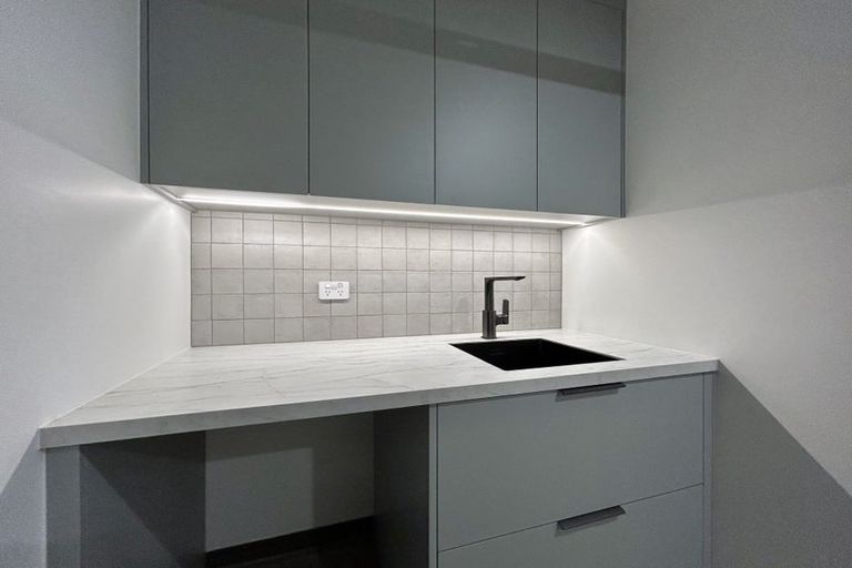 Photo of property in 93a Verran Road, Birkenhead, Auckland, 0626