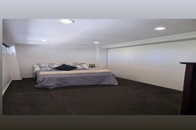 Photo of property in 107 Tiroroa Avenue, Te Atatu South, Auckland, 0610