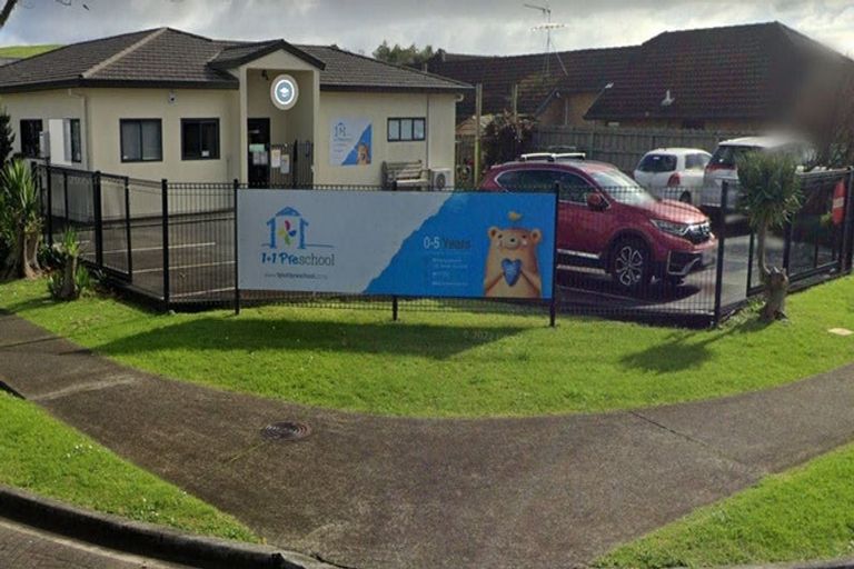 Photo of property in 15 Belcoo Crescent, East Tamaki, Auckland, 2013