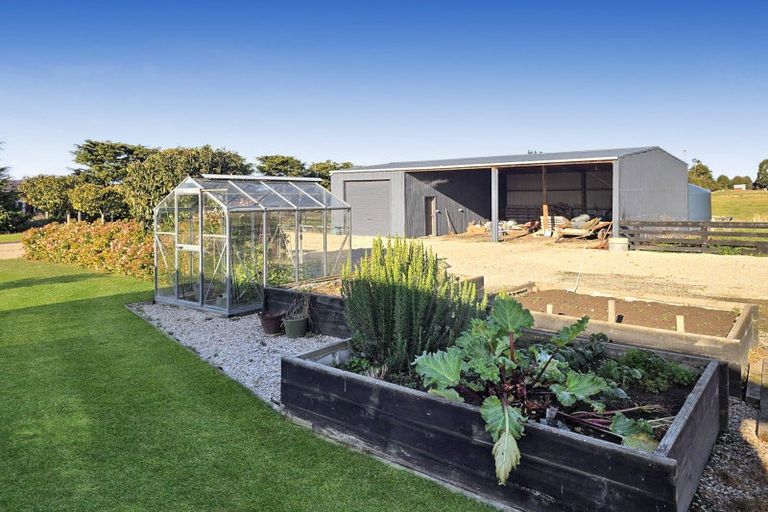 Photo of property in 305 Parsons Road, Weston, Oamaru, 9491
