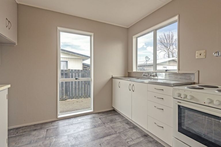 Photo of property in 73b Kaimanawa Street, Kelvin Grove, Palmerston North, 4414