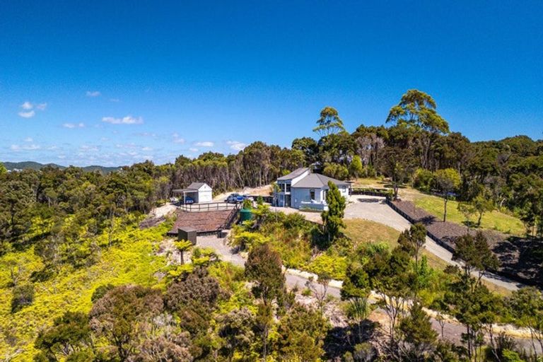 Photo of property in 77 Te Wahapu Road, Russell, 0272