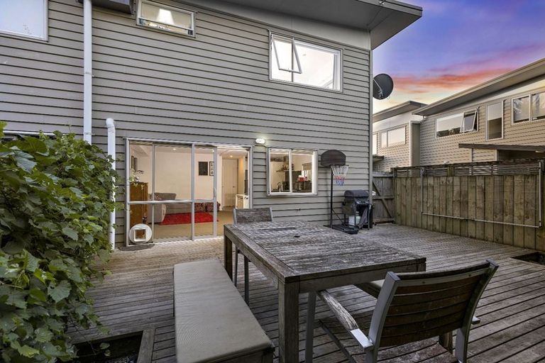 Photo of property in 8/45a Swanson Road, Henderson, Auckland, 0610