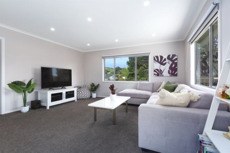 Photo of property in 17a Gloucester Street, Cannons Creek, Porirua, 5024