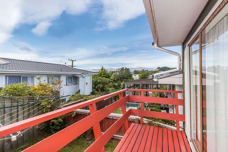 Photo of property in 2/10 Tuapapa Street, Johnsonville, Wellington, 6037