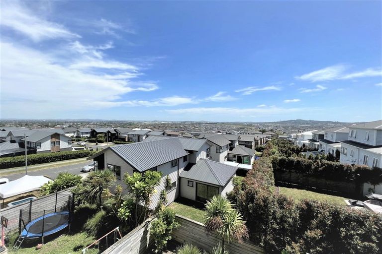 Photo of property in 98 Arrowsmith Drive, Flat Bush, Auckland, 2019