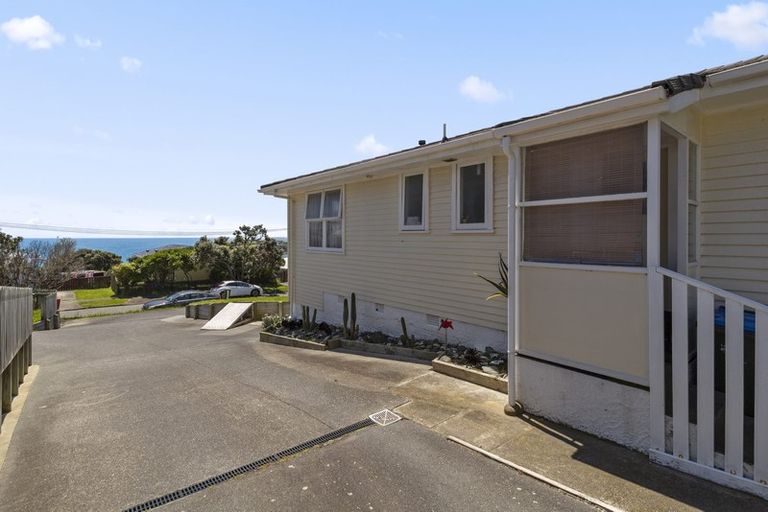 Photo of property in 32 Matatiro Street, Titahi Bay, Porirua, 5022