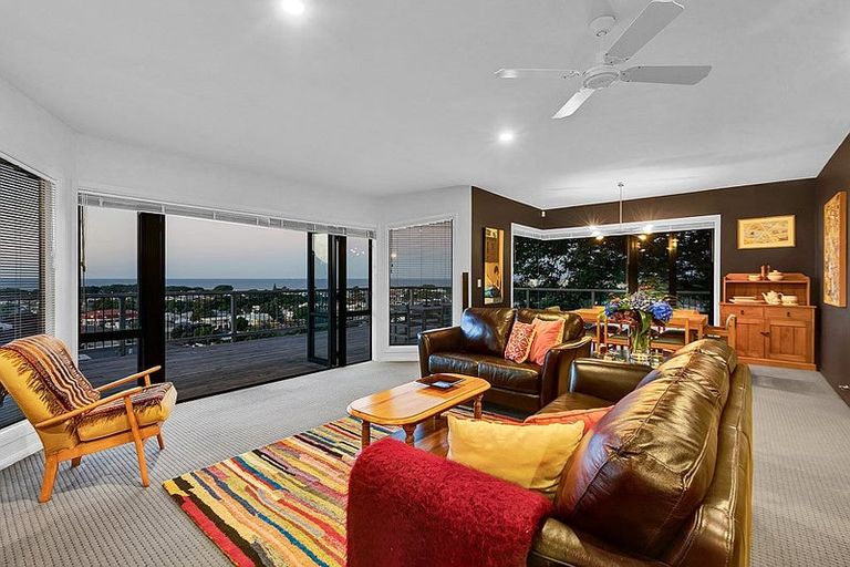 Photo of property in 70a Morley Street, New Plymouth, 4310