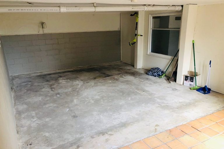 Photo of property in 25 William Souter Street, Forrest Hill, Auckland, 0620