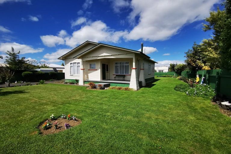 Photo of property in 3 Alexandra Street, Dannevirke, 4930