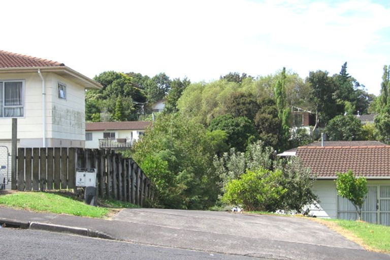 Photo of property in 2/9 Cedar Heights Avenue, Massey, Auckland, 0614