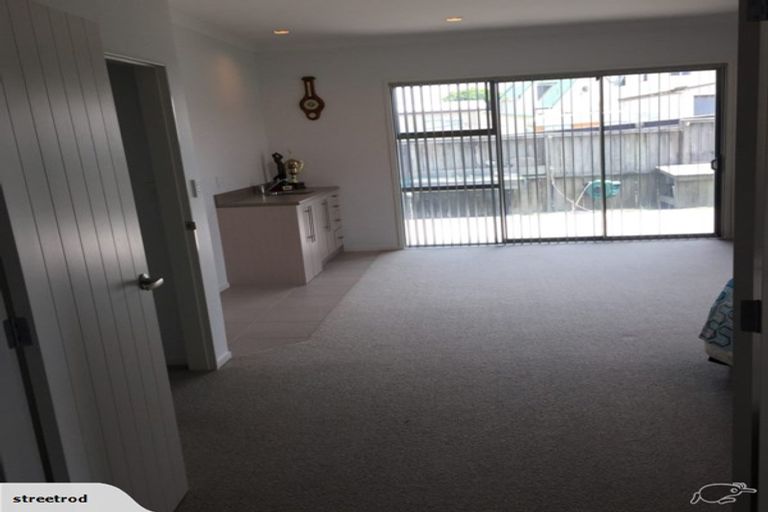 Photo of property in 106b Karewa Parade, Papamoa Beach, Papamoa, 3118