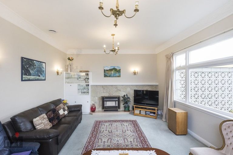 Photo of property in 36 Chelwood Street, Takaro, Palmerston North, 4412