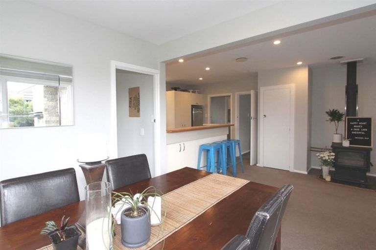 Photo of property in 42 Emlyn Place, Avondale, Christchurch, 8061