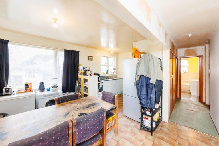 Photo of property in 53 Tararua Terrace, Cloverlea, Palmerston North, 4412