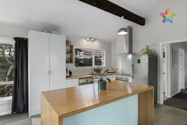 Photo of property in 73 Waipounamu Drive, Kelson, Lower Hutt, 5010