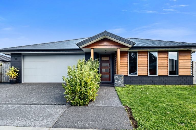 Photo of property in 17 Dreaver Drive, Waitara, 4320