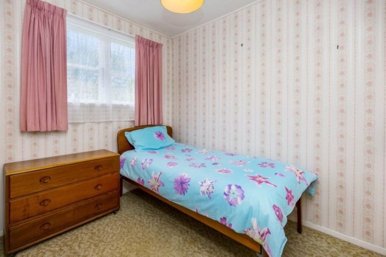 Photo of property in 5 Pearce Crescent, Taita, Lower Hutt, 5011