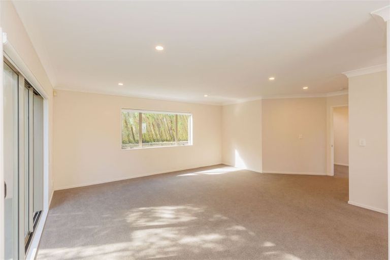 Photo of property in 14 Gifford Grove, Churton Park, Wellington, 6037