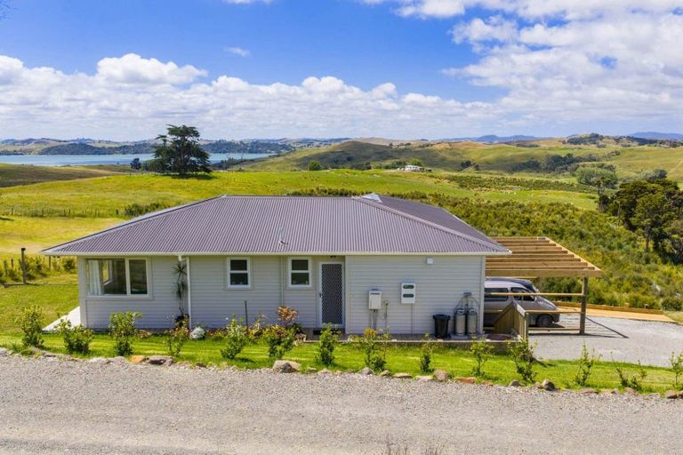 Photo of property in 65b Otara Road, Kaiwaka, 0573