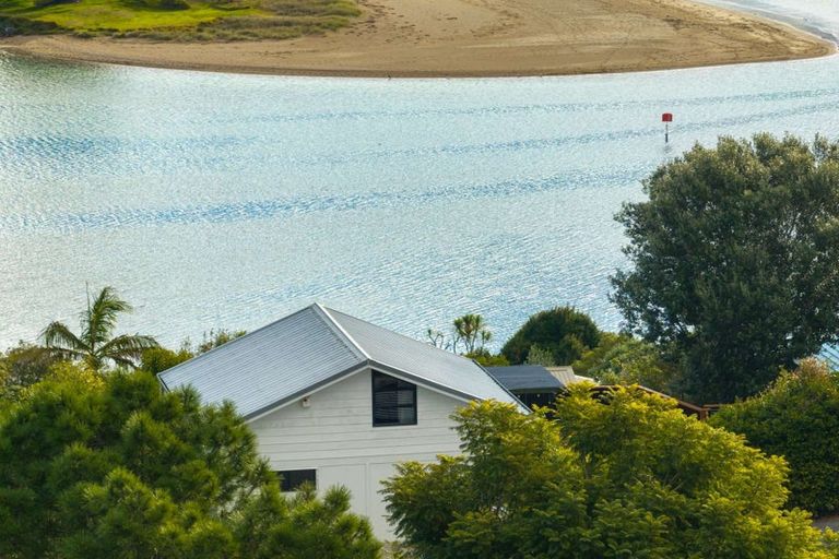 Photo of property in 7 Bush Point Road, Cable Bay, 0420