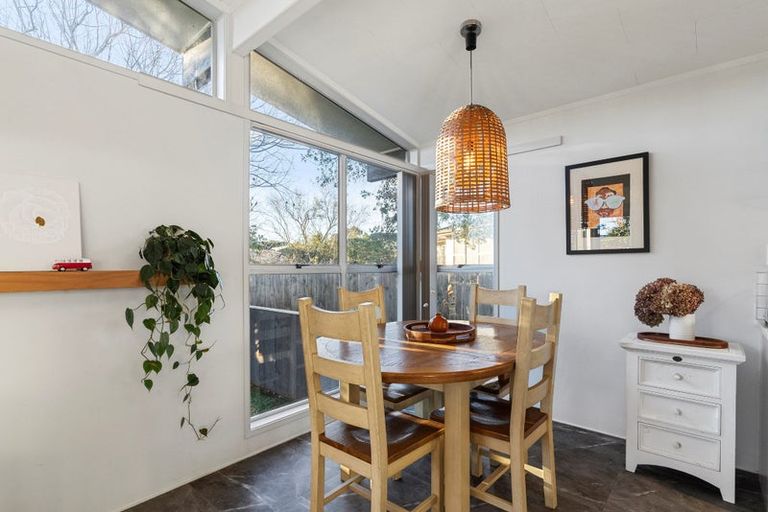 Photo of property in 24 Mandarin Place, Half Moon Bay, Auckland, 2012