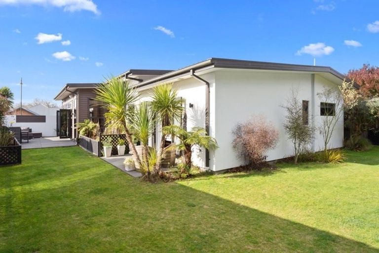 Photo of property in 3 Mokihi Gardens, Hillmorton, Christchurch, 8024