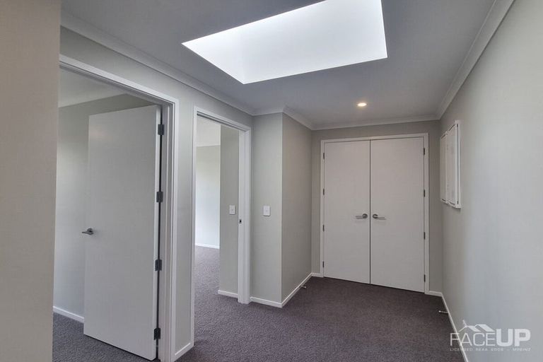 Photo of property in 2/1 Ko Roa Lane, Hobsonville, Auckland, 0616